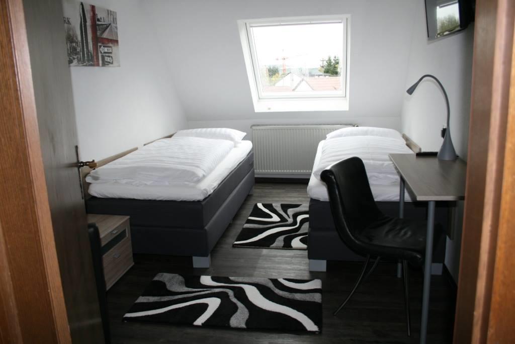 Landhotel Schwarzer Adler Tiefenbronn Extérieur photo